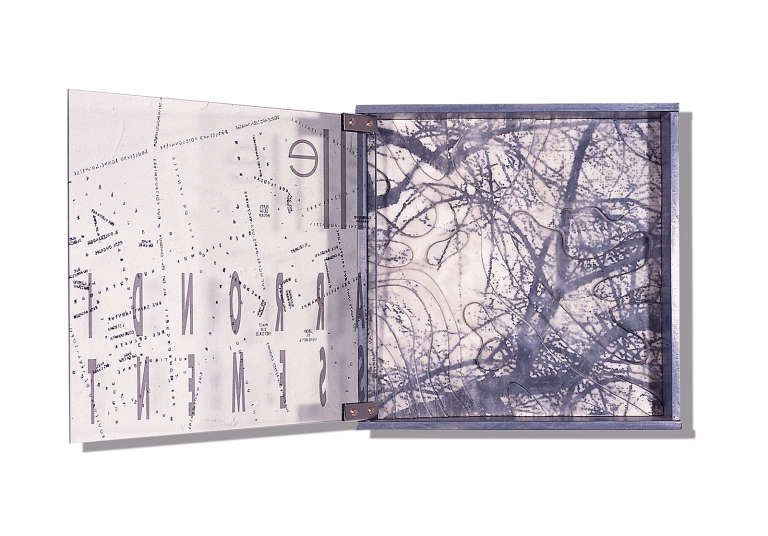 Callejero, Distrito 3 ©2000-2002. Plomo, madera, cera, cristal :: 40 x 40 x 10 cm