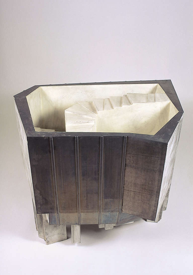 VIIIe Arrondissement, Distrito 8 © 2000-2002. Plomo, madera, cera :: 76 x 90 x 73 cm