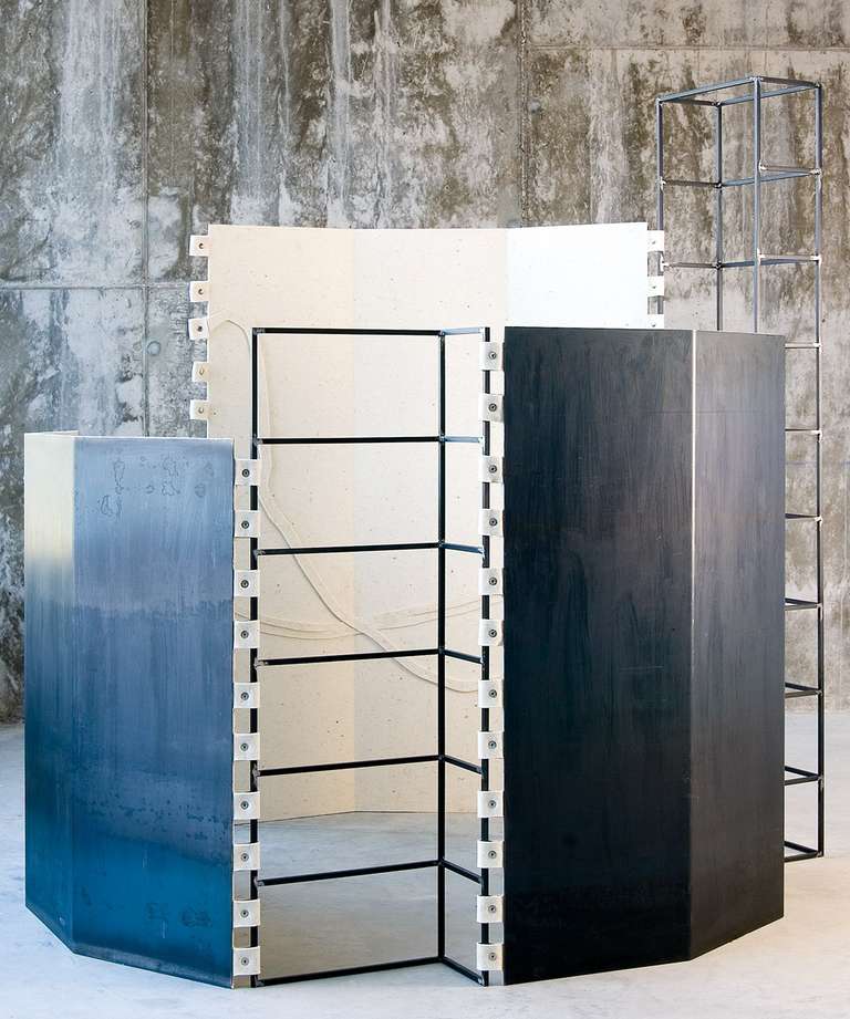Celda dual ©2007:: Fieltro, hierro :: 160 x 160 x 180 (h) cm