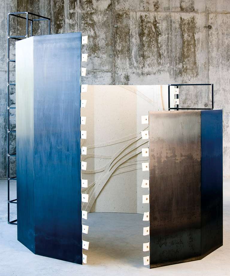 Celda dual ©2007:: Fieltro, hierro :: 160 x 160 x 180 (h) cm