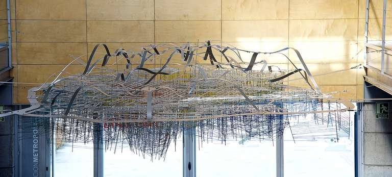 City Connect :: Patronando Madrid © 2016. Aluminio, goma elástica, varilla roscada. 600 x 400 x 150 cm (h)