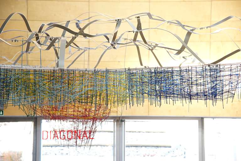 City Connect :: Patronando Madrid © 2016. Aluminio, goma elástica, varilla roscada. 600 x 400 x 150 cm (h)