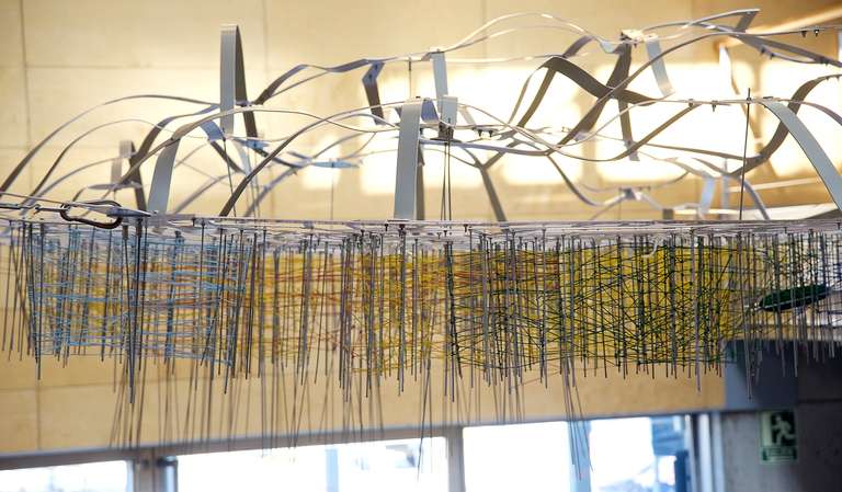 City Connect :: Patronando Madrid © 2016. Aluminio, goma elástica, varilla roscada. 600 x 400 x 150 cm (h)
