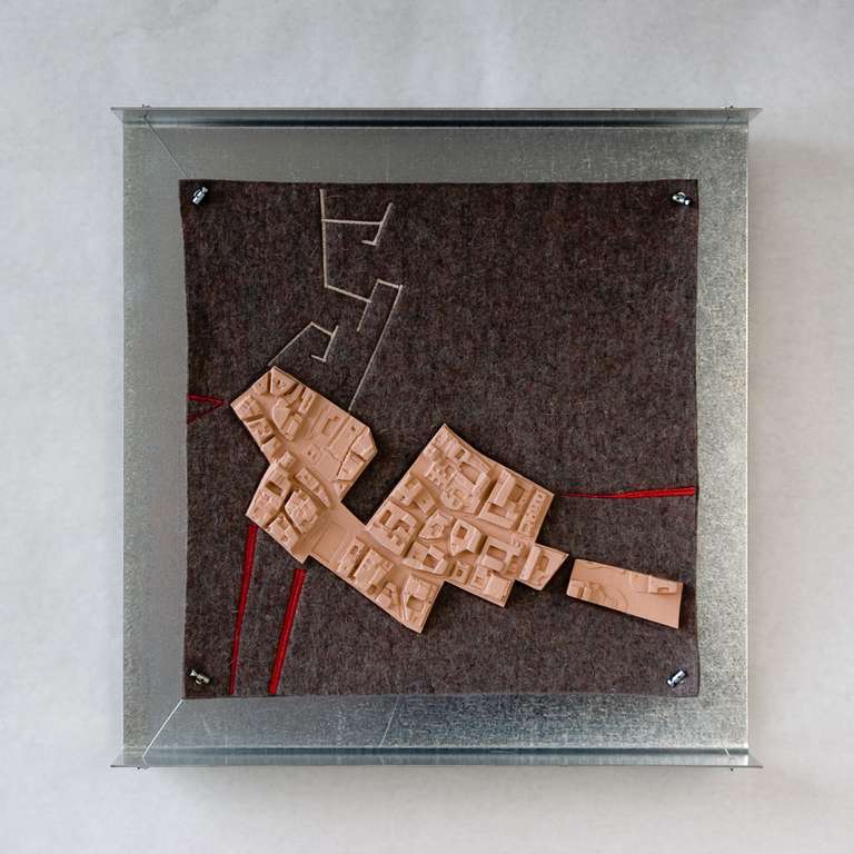 11 Relieve psicogeográfico © 2007 :: Fieltro, silicona, hilo, cable de acero, galvanizado :: 50 x 50 x 10 cm 