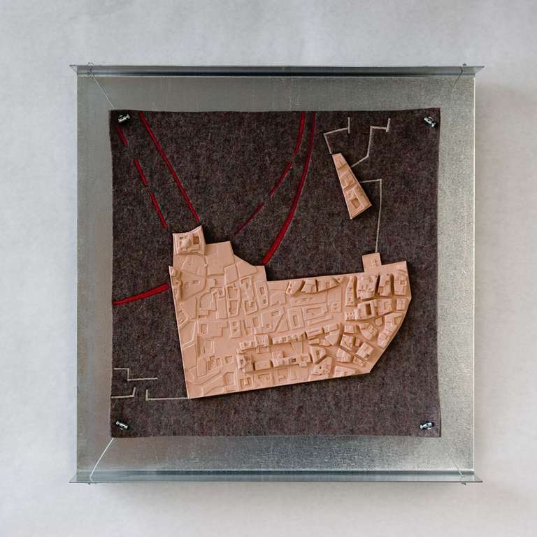 12 Relieve psicogeográfico © 2007 :: Fieltro, silicona, hilo, cable de acero, galvanizado :: 50 x 50 x 10 cm 