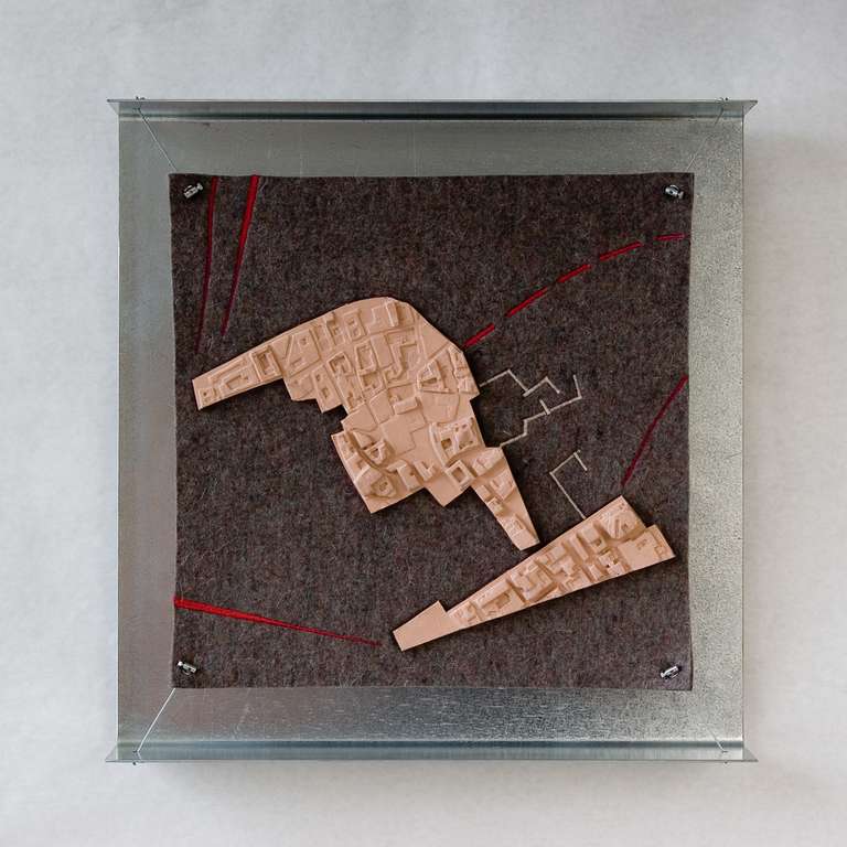 15 Relieve psicogeográfico © 2007 :: Fieltro, silicona, hilo, cable de acero, galvanizado :: 50 x 50 x 10 cm 