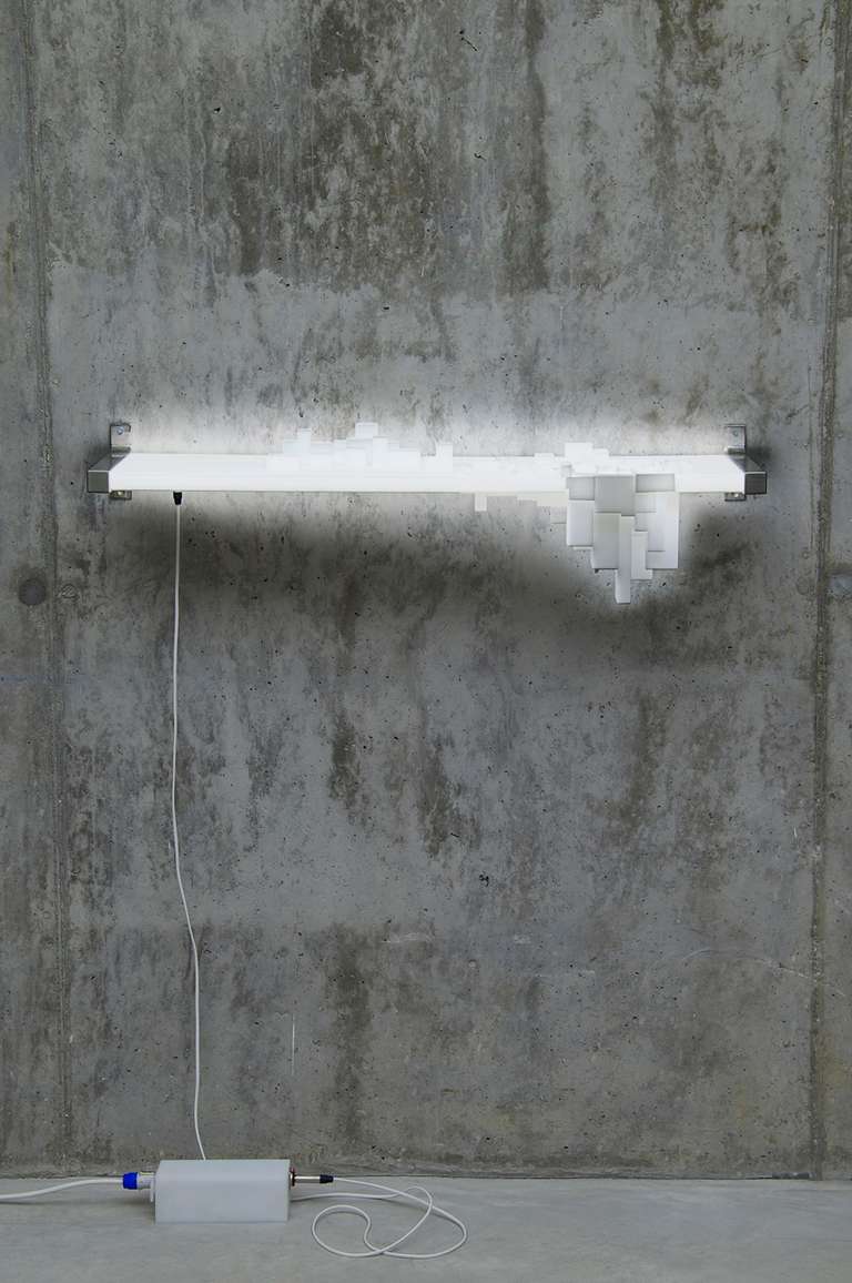 Estanteria #01. Mod_asentamiento ©2011 :: metacrilato, leds, aluminio anodizado :: 102 x 29 x 17 (h) cm
