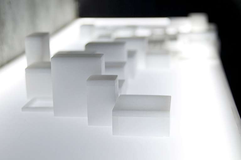 Estanteria #01. Mod_asentamiento ©2011 :: metacrilato, leds, aluminio anodizado :: 102 x 29 x 17 (h) cm