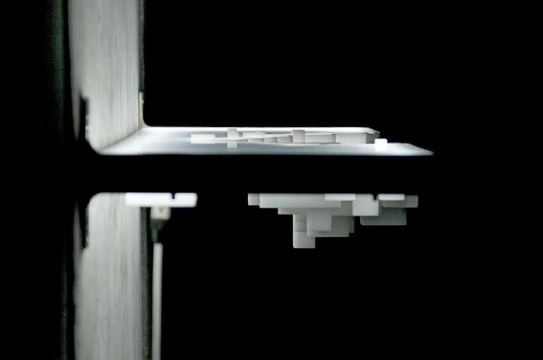 Estanteria #01. Mod_asentamiento ©2011 :: metacrilato, leds, aluminio anodizado :: 102 x 29 x 17 (h) cm