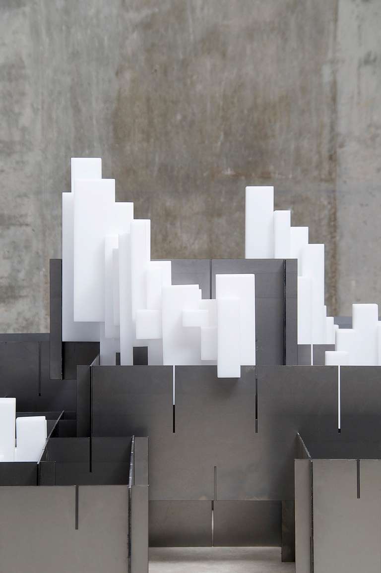 Estanteria modular. Mod_fractal ©2011 :: hierro, metacrilato :: 220 x 360 x 77 (h) cm