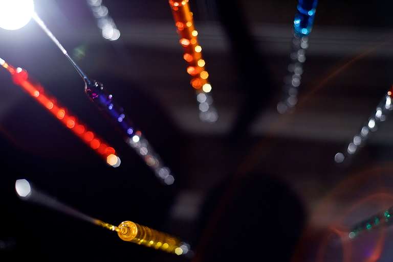 Datascape © 2016. Tubo y varilla de borosilicato, agua con colorantes, fibra de madera. 800 x 450 x 350 cm (h)