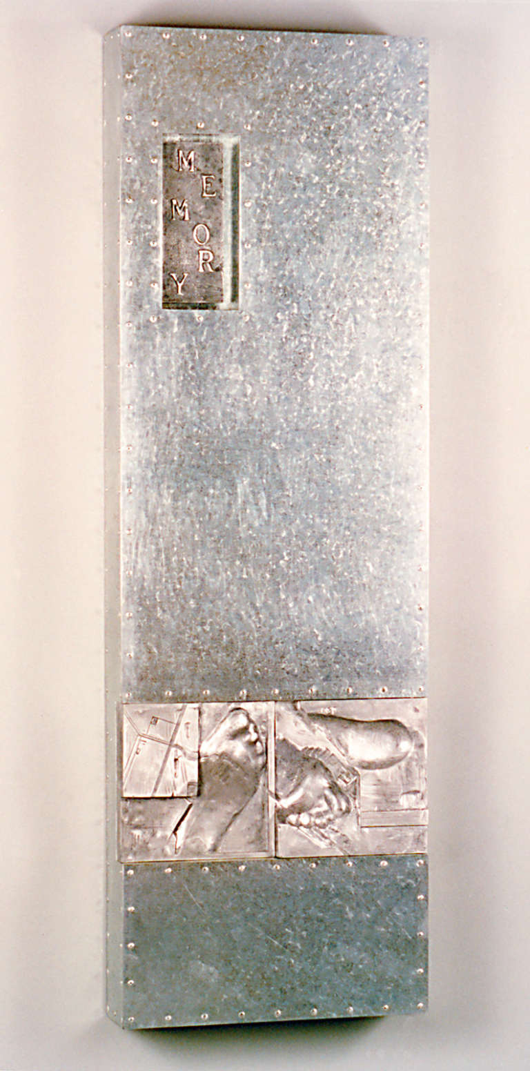 Memoria © 1997.  Aluminio fundido, acero galvanizado 122 x 39,5 x 9,5 cm