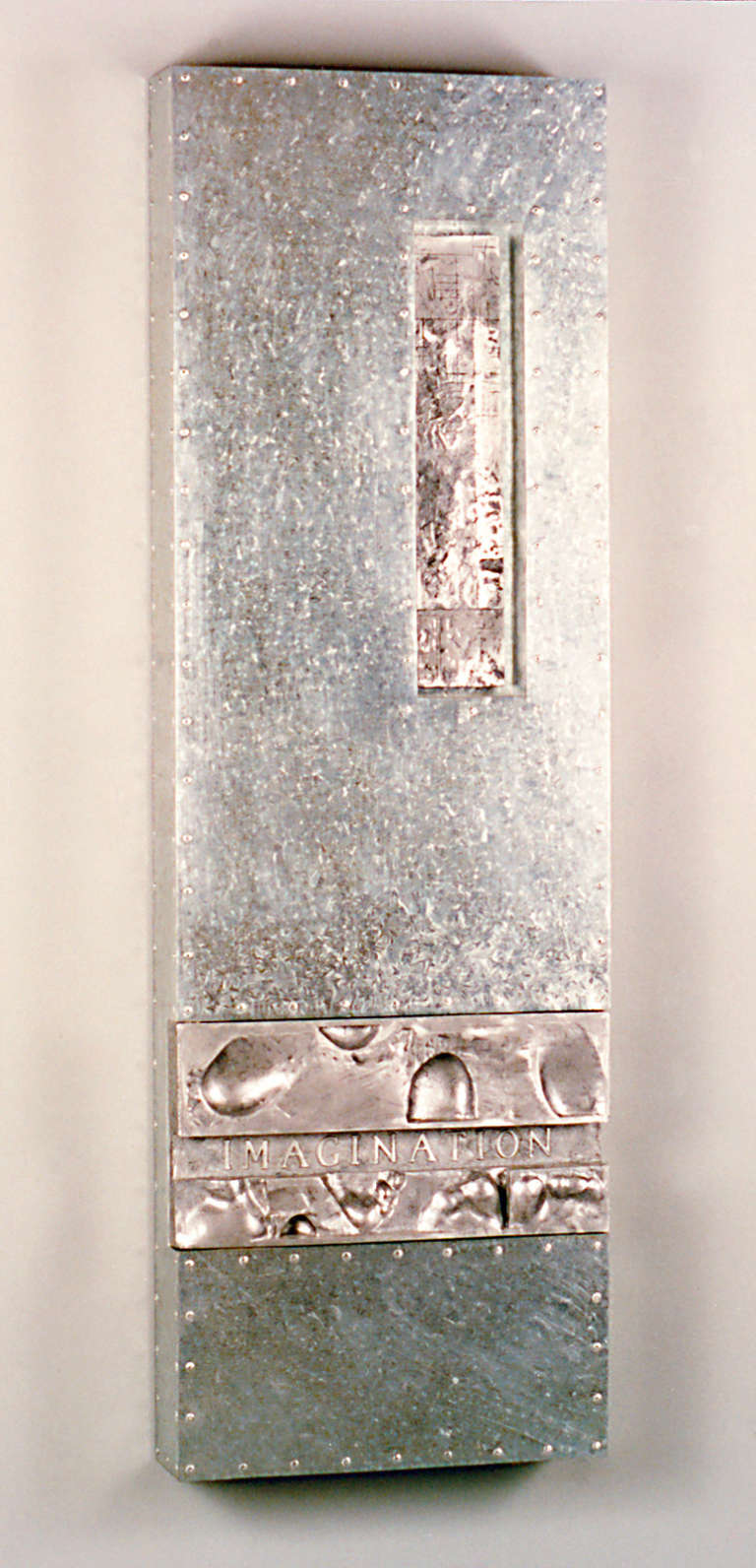 Percepción © 1997. Aluminio fundido, acero galvanizado :: 122 x 39,5 x 9,5 cm